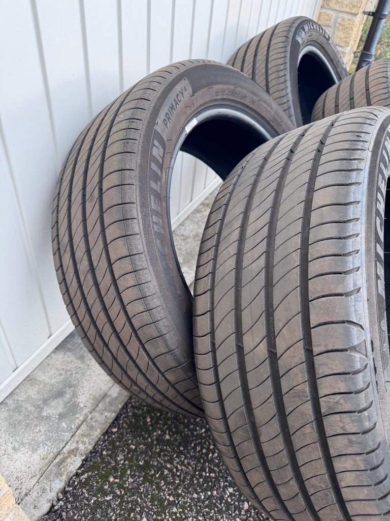 Michelin Primacy 4s Tyres 235/50R19