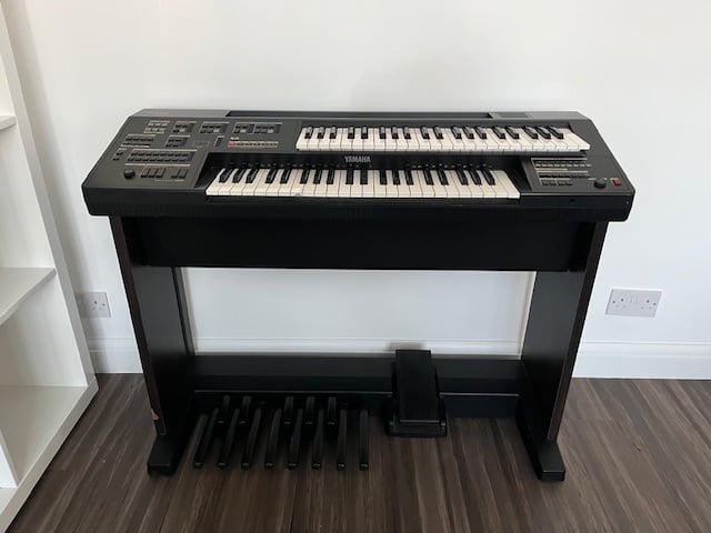 image for Yamaha Electric Organ