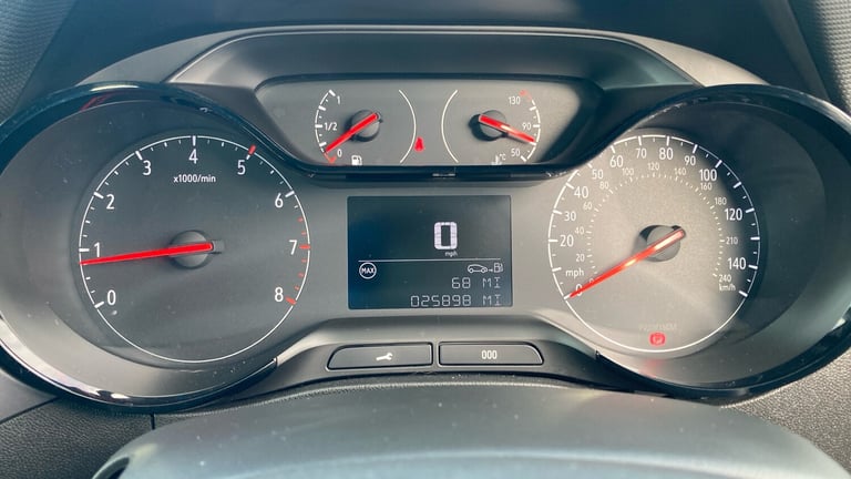 2022 Vauxhall Crossland 1.2 Design 5dr Petrol Hatchback Hatchback Petrol Manual