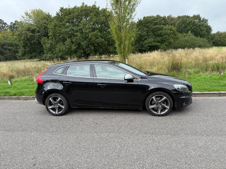 Volvo V40 2.0 D2 R-Design Auto Euro 6 5dr DIESEL AUTOMATIC 2015/65