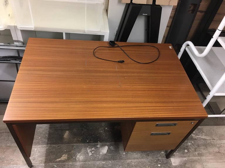 ****£80****Desk table office study computer 2 drawers Lengths 1.2m