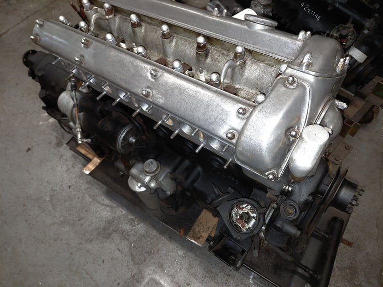 image for JAGUAR 1960s 4.2cc ENGINE WITH CARBURETORS 