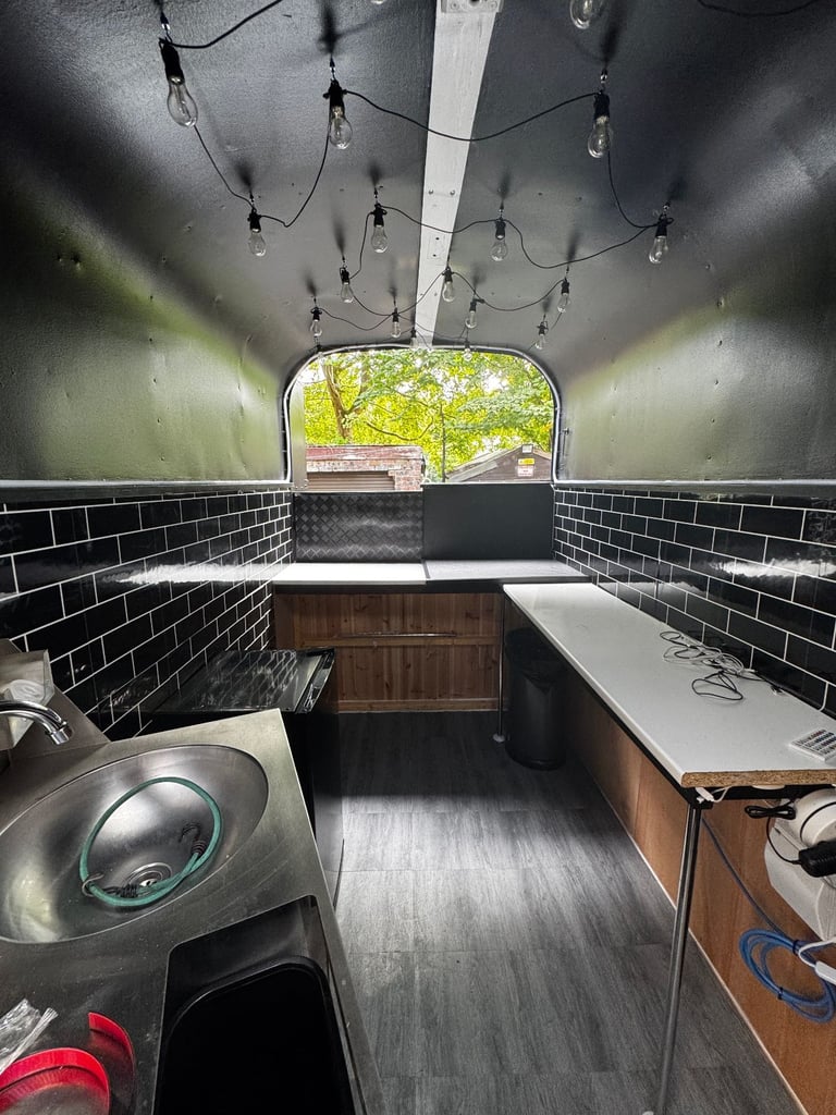 Converted Horsebox Hersteller: KNOTT Gmbh D 83125
