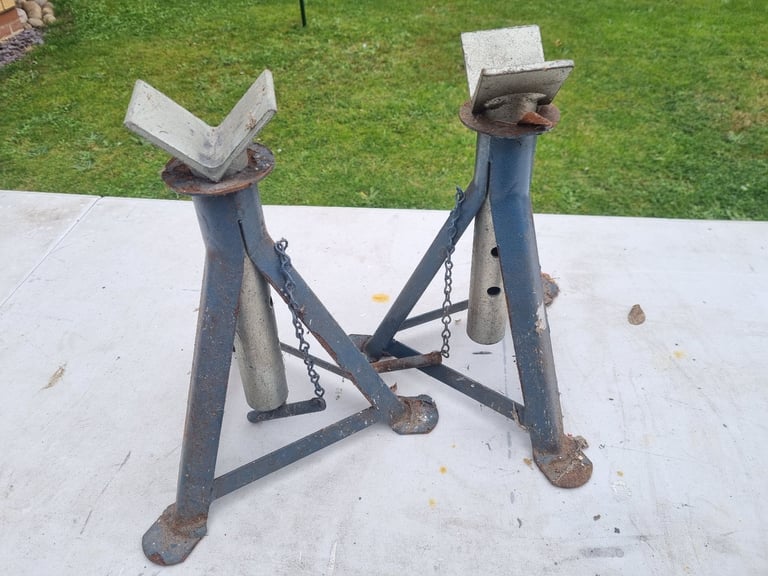 image for Pair of 2 tonne axle stands