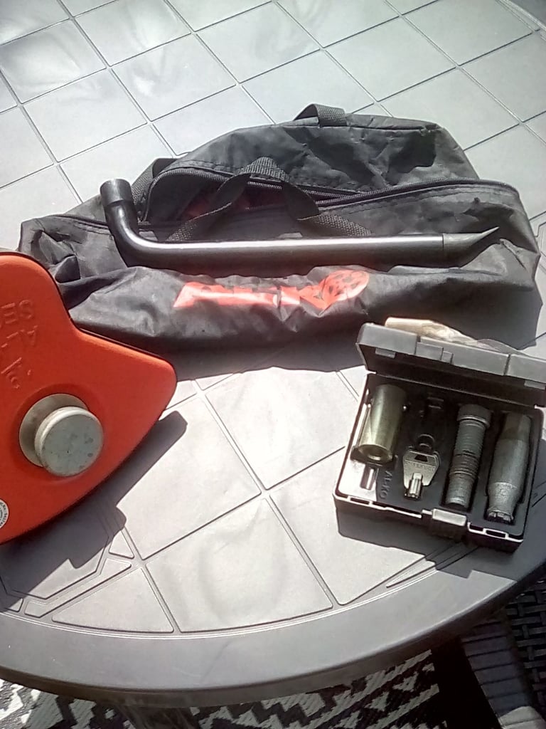 image for Caravan wheel lock