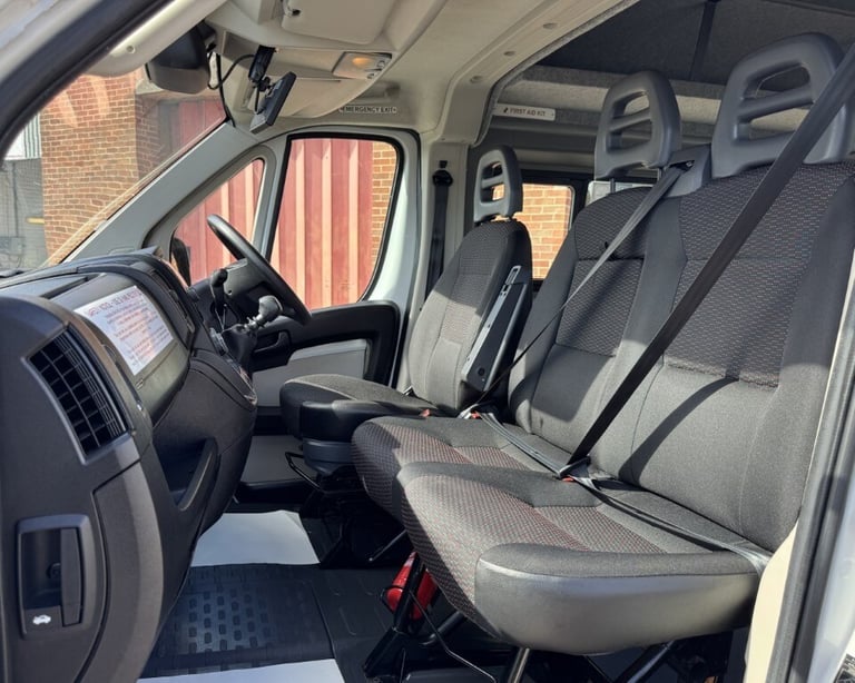 2018 Peugeot Boxer 2.0 BlueHDi H2 17 Seat Minibus LITE (PSV) 130ps Minibus Diesel Manual