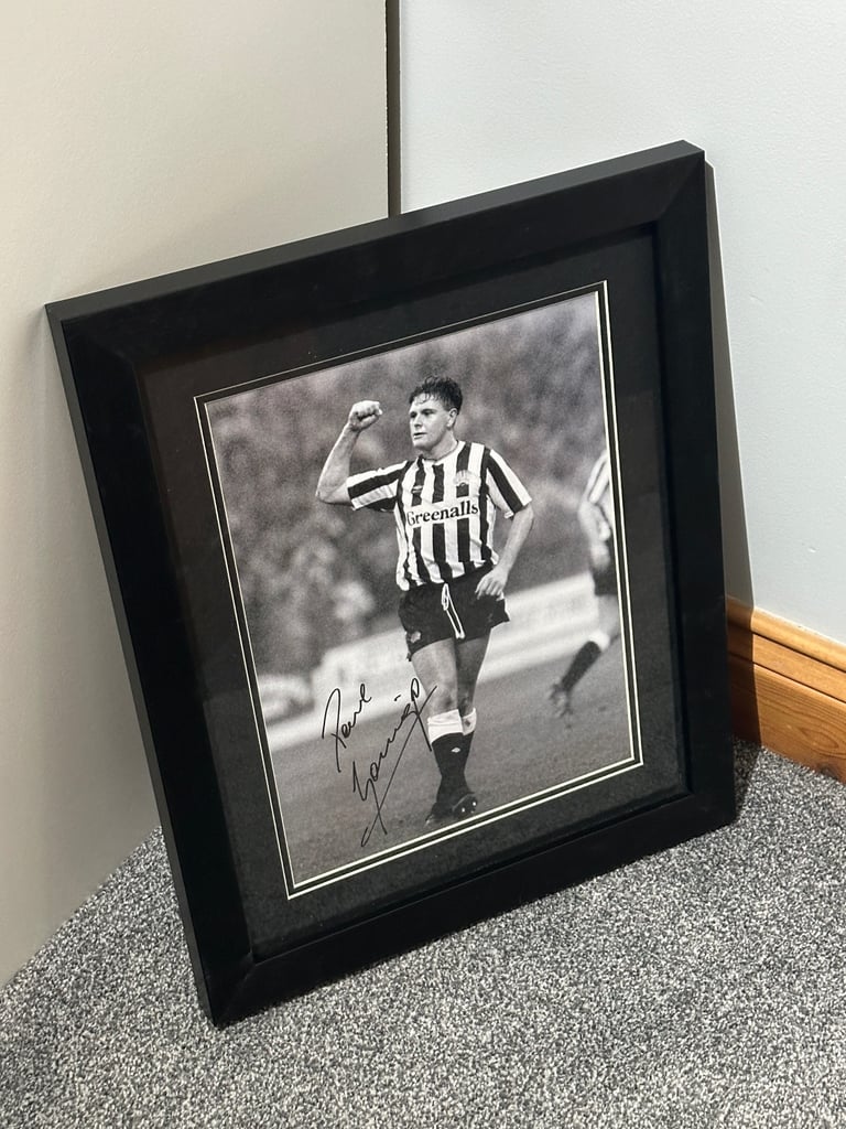 Paul Gascoigne Signed Framed Photograph (Newcastle Memorabilia)