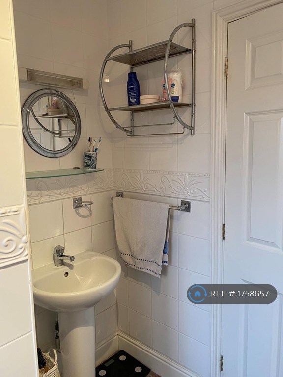 4 bedroom house in Horn Lane, Stony Stratford, Milton Keynes, MK11 (4 bed) (#1758657)