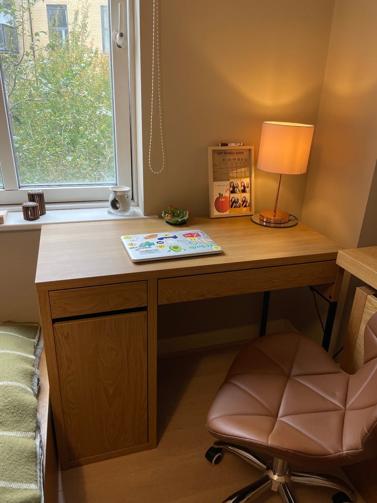 Office desk set 