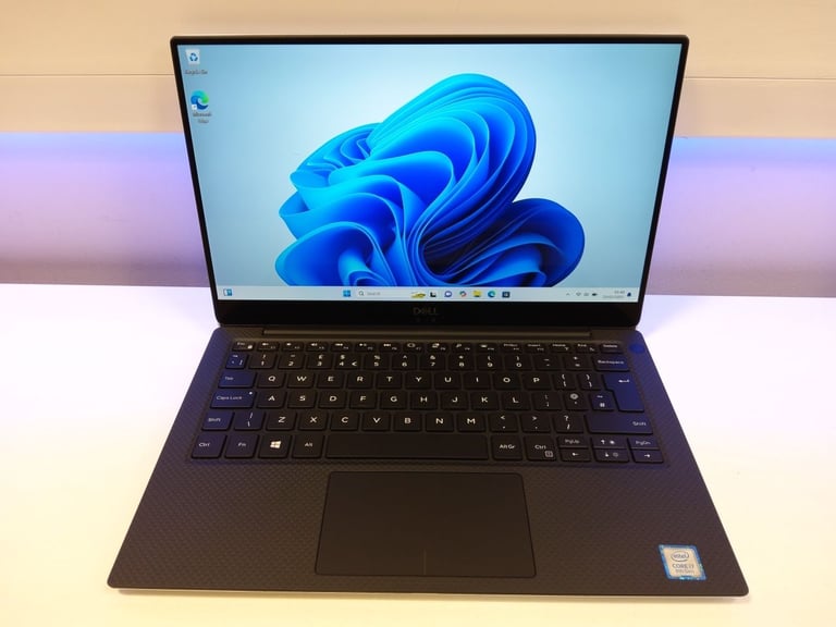 **DELL XPS 13 9380 - INTEL I7 8565U - 1TB SSD 16GB RAM - WINDOWS 11 - NEW BATTERY**