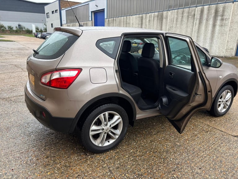 2010 Nissan Qashqai 1.5 dCi Acenta 5dr HATCHBACK Diesel Manual