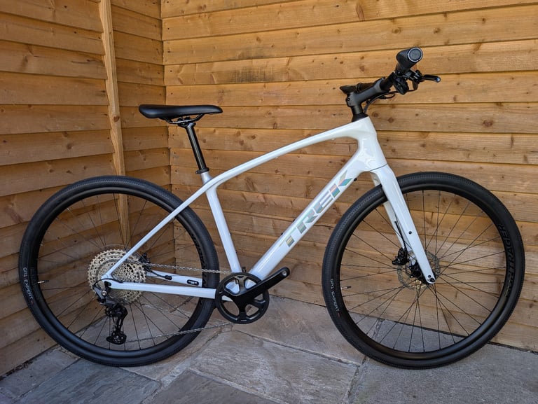 *BRAND NEW* 2024 Medium TREK FX 4 Carbon Fibre Hybrid bike VIEW SWANSEA/BRIDGEND