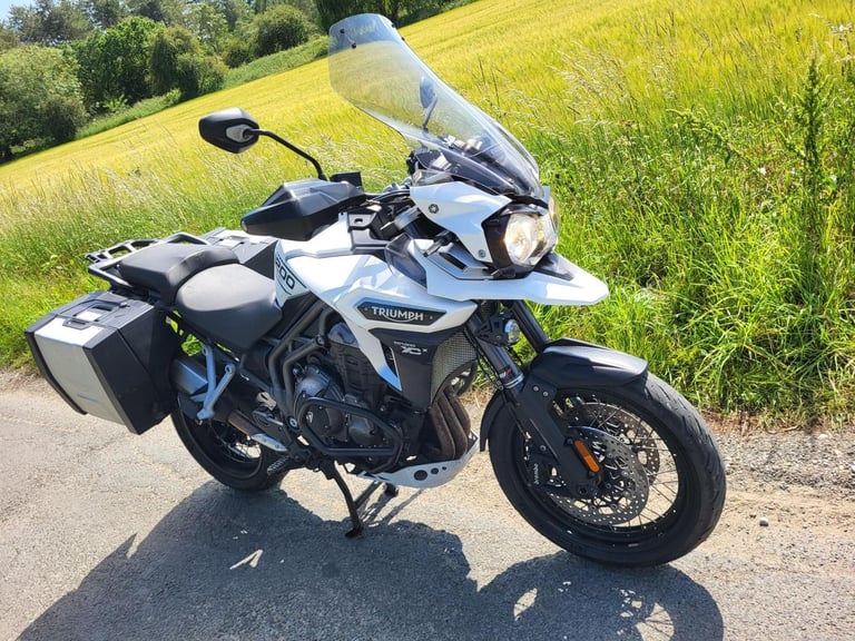 2017 17 TRIUMPH TIGER EXPLORER 1215 XCX WHITE ALLOY PANNIERS ADVENTURE TOURER