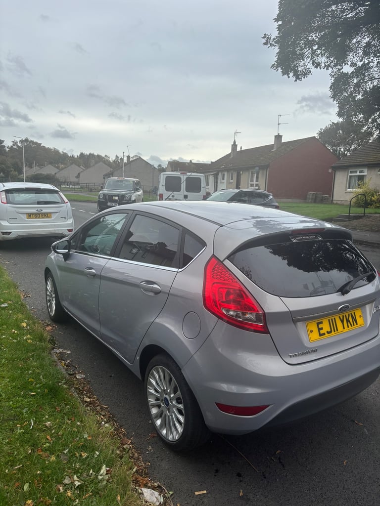 Ford, FIESTA, Hatchback, 2011, Manual, 1560 (cc), 5 doors