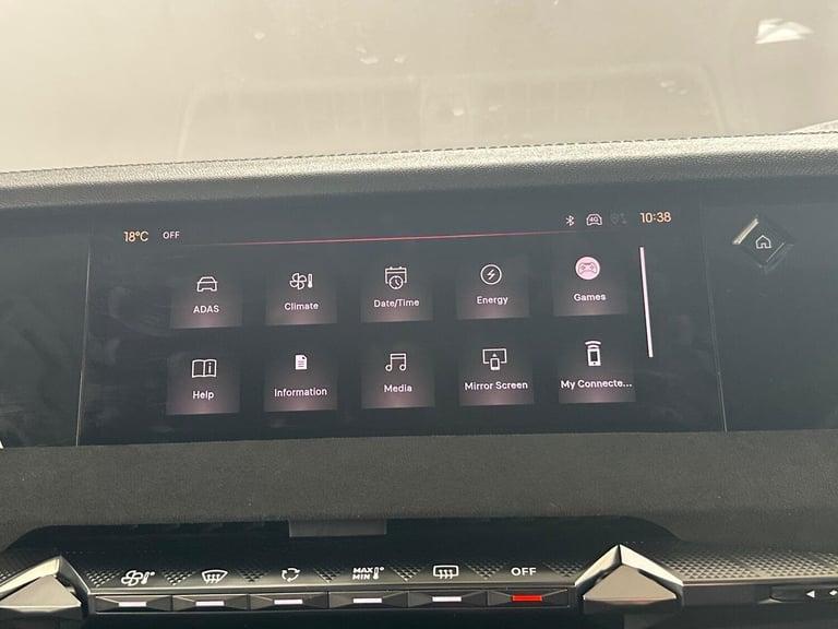 2023 DS Automobiles DS 4 1.6 E-TENSE 12.4kWh Performance Line + EAT8 Euro 6 (s/s) 5dr HATCHBACK P...