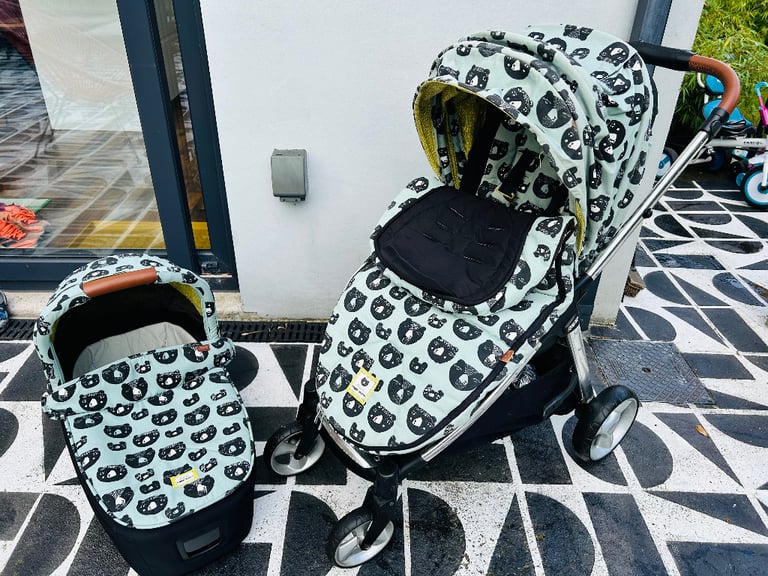 Mamas & Papas Armadillo Flip - Full travel system - Donna Wilson 