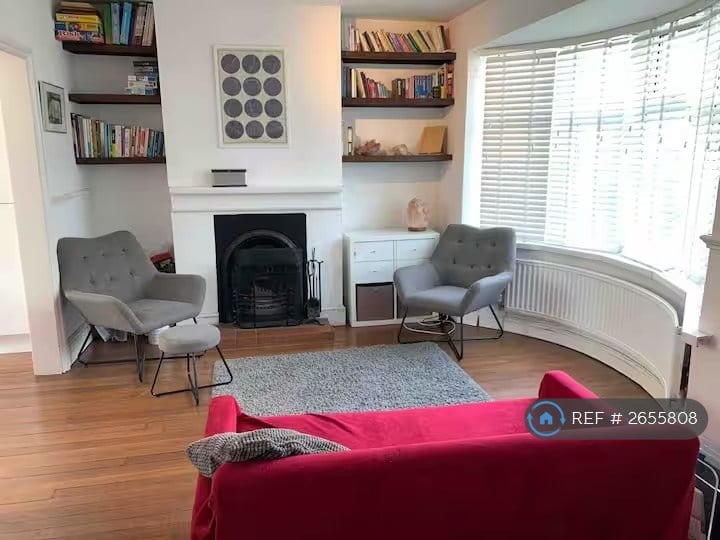 1 bedroom in Sarsfield Road, Greenford, UB6 (#2655808)