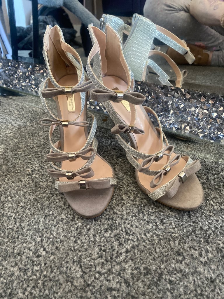 image for Silver High Heel Bow Detail Shoes Size 4/5