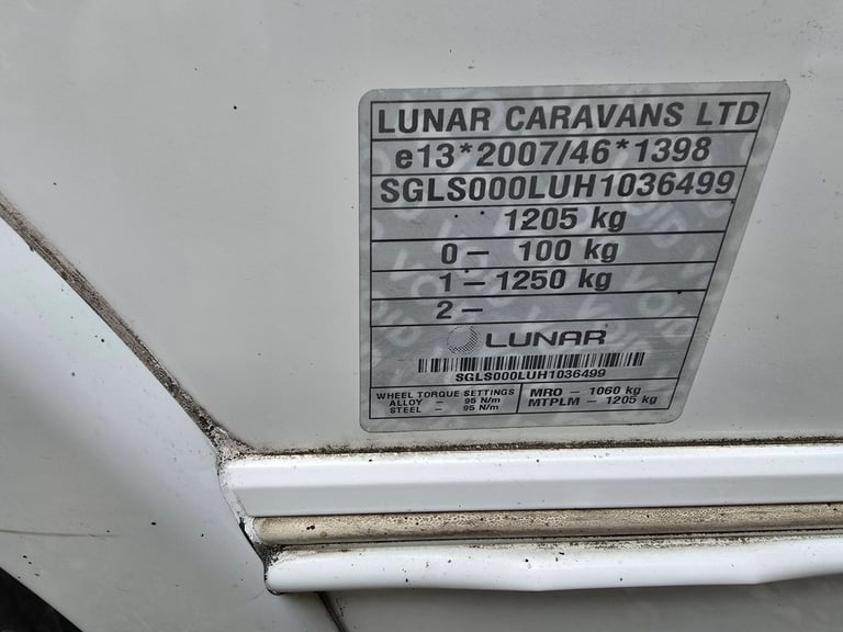 2017 Lunar Quasar 462 2 Berth End Washroom Caravan, Motor Mover