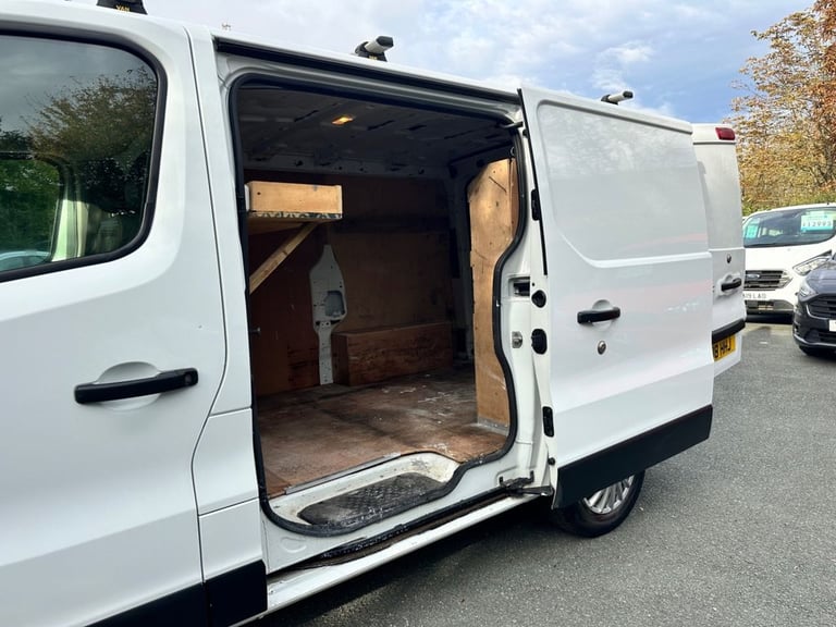 2018 Renault Trafic SL27 dCi 120 Business Van PANEL VAN DIESEL Manual