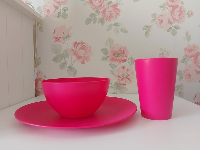 image for M&S CHILDRENS 24 PIECE DINNER SET