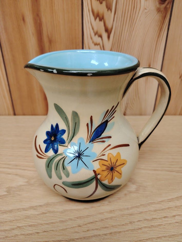 Collection Of 4 Pieces Glass & Pottery Collectables