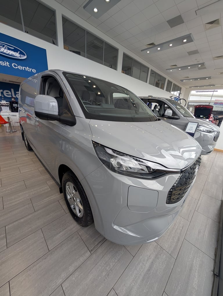 image for 2025 Ford Transit Custom Transit Custom V710 Limited Van 320 L1 65kWh 100kw / 136PS RWD 1 Speed A...