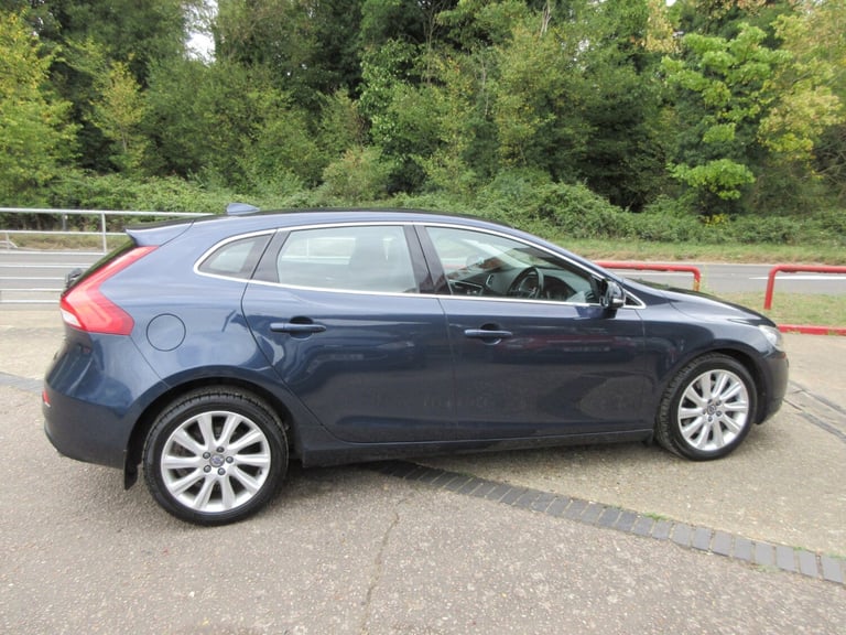 2013 Volvo V40 D3 SE Lux Nav 5dr Geartronic HATCHBACK Diesel Automatic