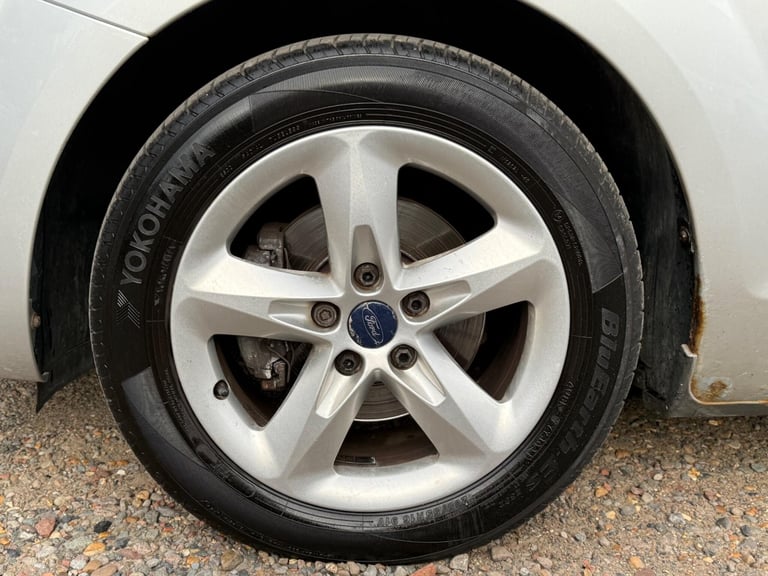 2010 Ford Focus 1.6 Zetec 5dr HATCHBACK Petrol Manual