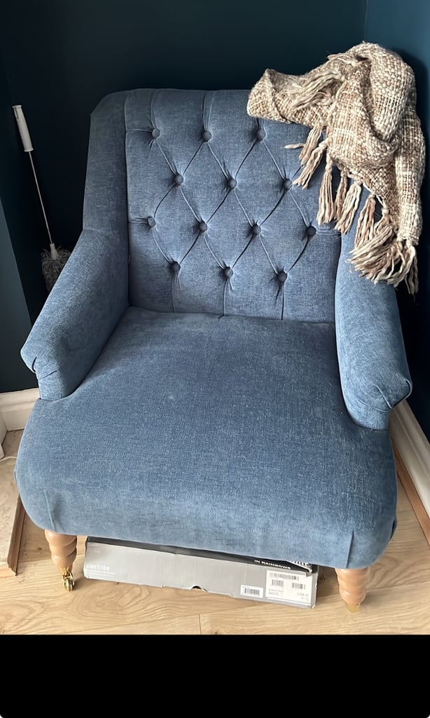 Beautiful Laura Ashley Baron Chenille Seaspray Blue Ropsley Accent Chair.