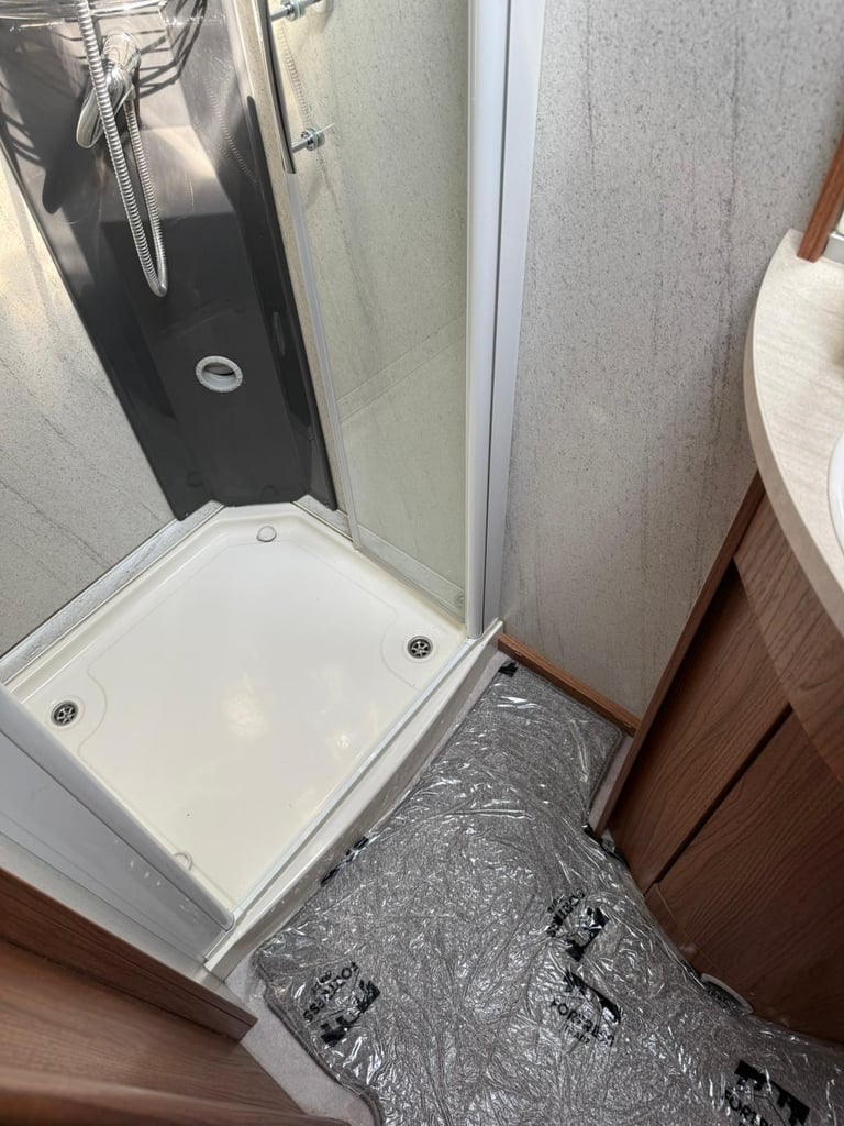 2015 Frankia 640 - 3 ltr - 49,000 Miles - 4 Berth / 2 Belts 