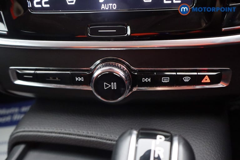 2019 Volvo S90 2.0 D4 Momentum 4dr Geartronic Saloon Diesel Automatic
