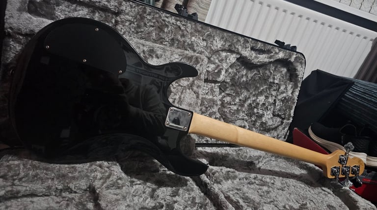 Vintage v96 bass