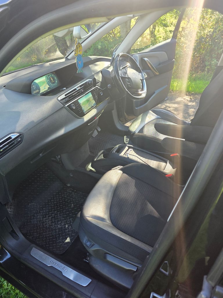 Citroen C4 Grand Picasso 🚙 - 1 year MoT ✅ - 7 seat 💺 - Automatic Diesel ⛽ - high spec Exclusive+ 