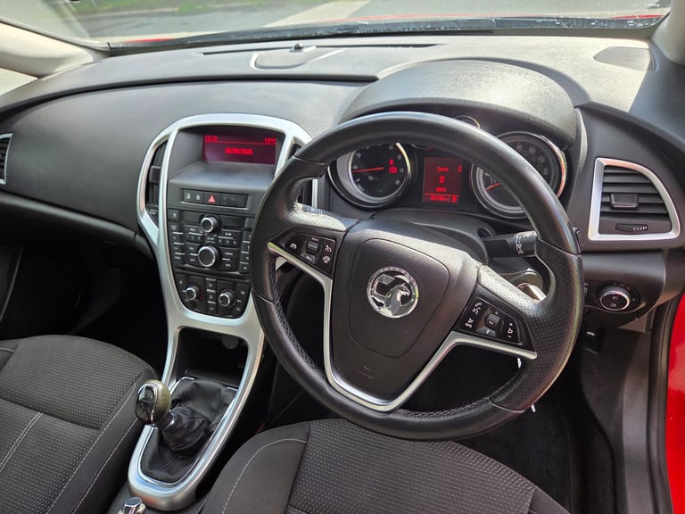 Vauxhall, ASTRA, Hatchback, 2014, Manual, 1364 (cc), 5 doors