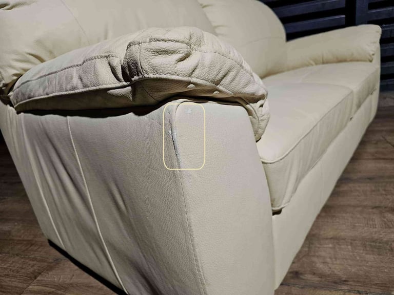 Unused Real Leather 3 Seater Sofa - Ivory. 