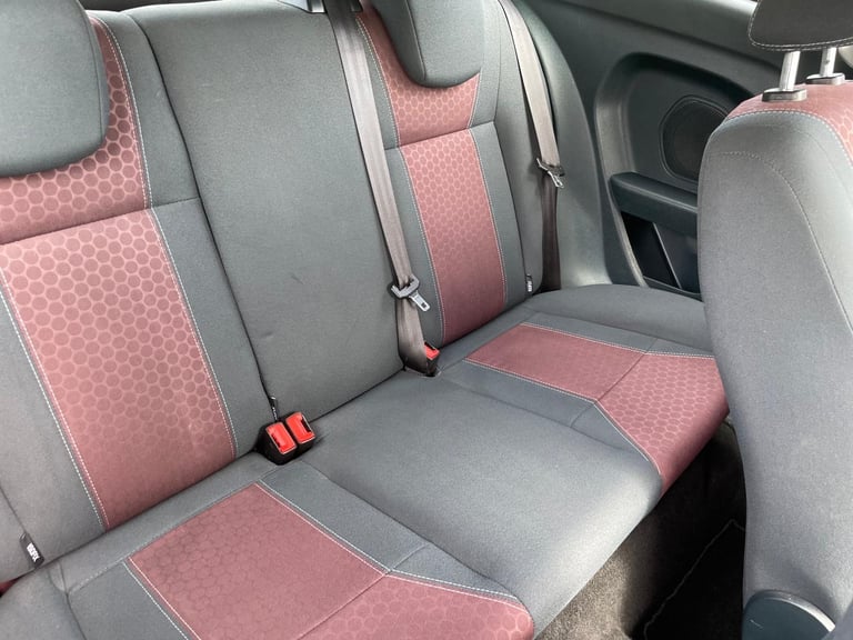 FORD FIESTA 1.2 ZETEC 09 REG MAGENTA RED 3 DOOR MOT JANUARY 12TH 2026 LOW INSURANCE 48+MPG