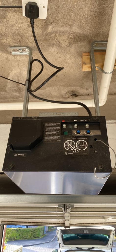 Electric garage door