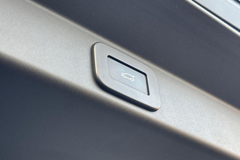 2023 Land Rover Range Rover Sport 3.0 P440e 38.2kWh Dynamic SE SUV 5dr Petrol Plug-in Hybrid Auto...