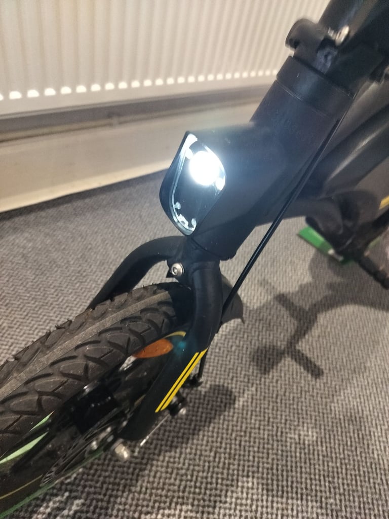 Zinc electric seated scooter good condition