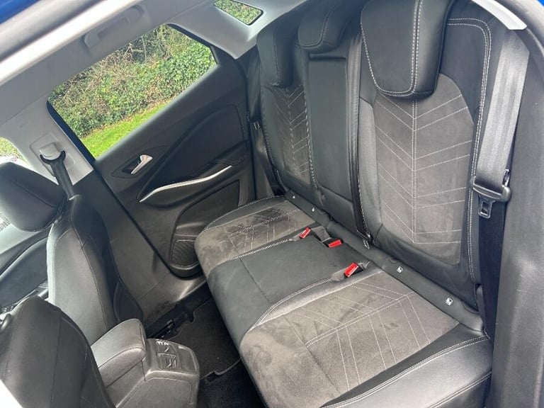 2023 Vauxhall Crossland X 1.6 14.2kwh Ultimate Suv 5dr Petrol Plug In Hybrid Auto Euro 6 (s/s) (2...