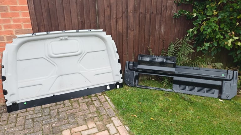 Bulkhead for Ford Transit Custom.