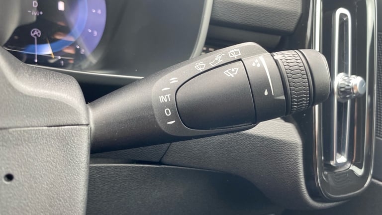 2024 Volvo XC40 2.0 B4P Plus Dark 5dr Auto Petrol Estate Estate Petrol Automatic