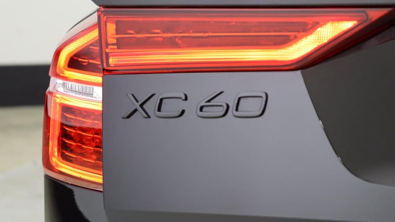  Volvo XC60 B5 (P) AWD Plus Black Edition (Harman Kardon Sound, 360 Camera, BLIS) Petrol/Electric...