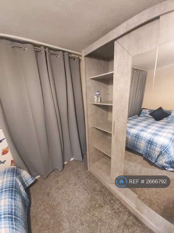 1 bedroom in Clematis Close, Romford, RM3 (#2666792)