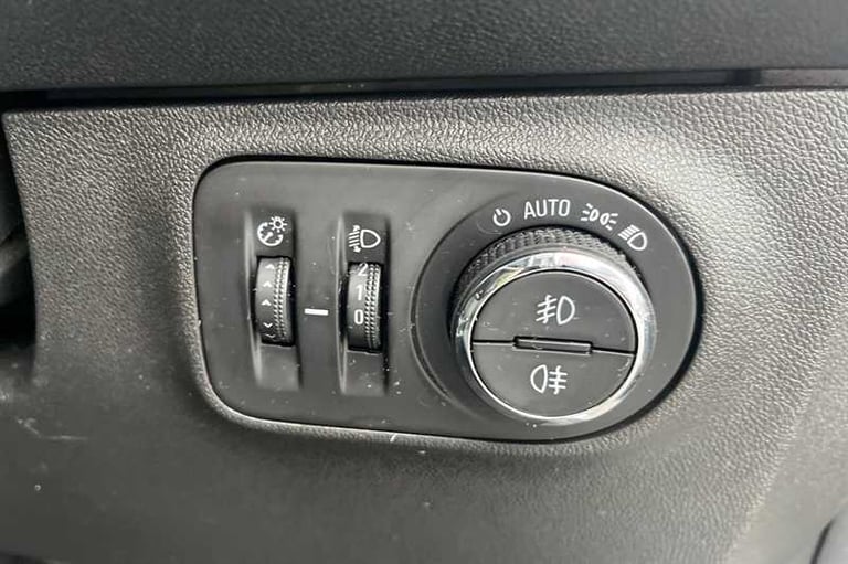 2019 Vauxhall Corsa 1.4 SRi Nav 5dr HATCHBACK PETROL Manual