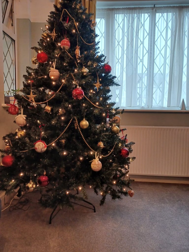 Christmas Tree, 7ft (2.1m) artificial, dark green colour, excellent condition