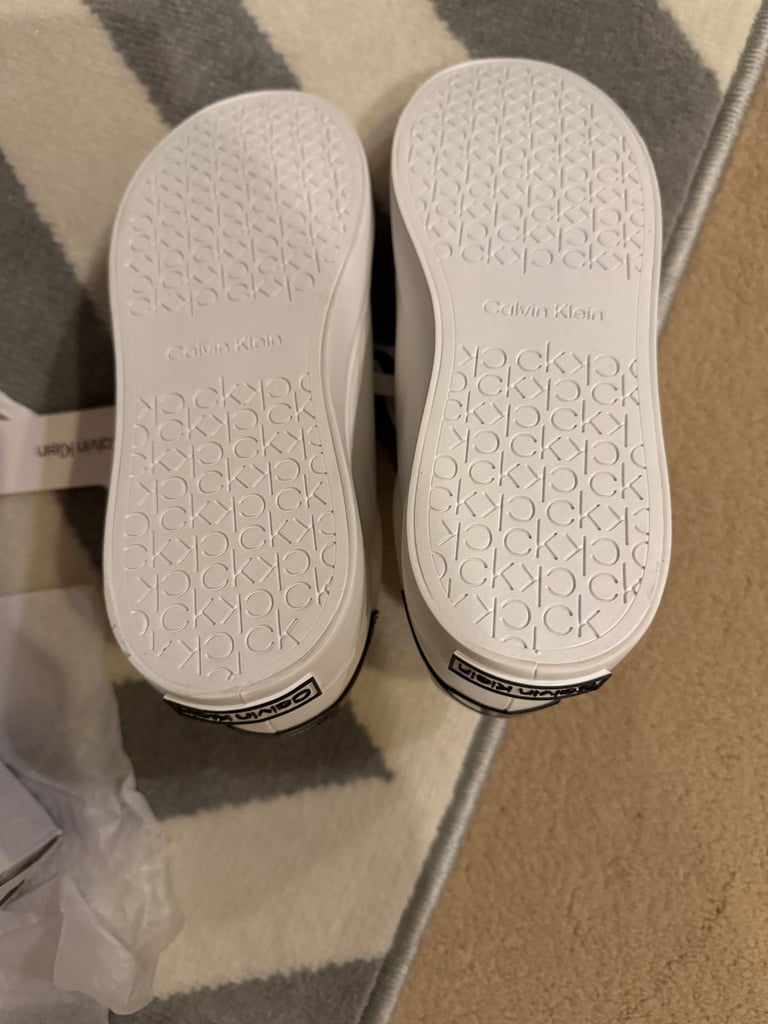 BRAND NEW CALVIN KLEIN TRAINERS 