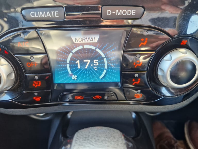 2017 Nissan Juke 1.6 Tekna 5dr Xtronic HATCHBACK Petrol Automatic