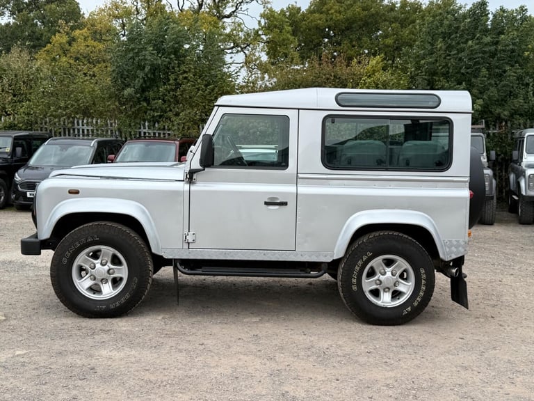 2005 Land Rover Defender 90 2.5 TD5 County Station Wagon 3dr (6 Seats) ESTATE Diesel Manual